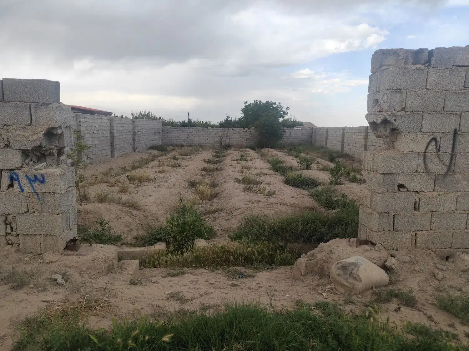 زمین ۴ دیواری ۵۰۰ متر