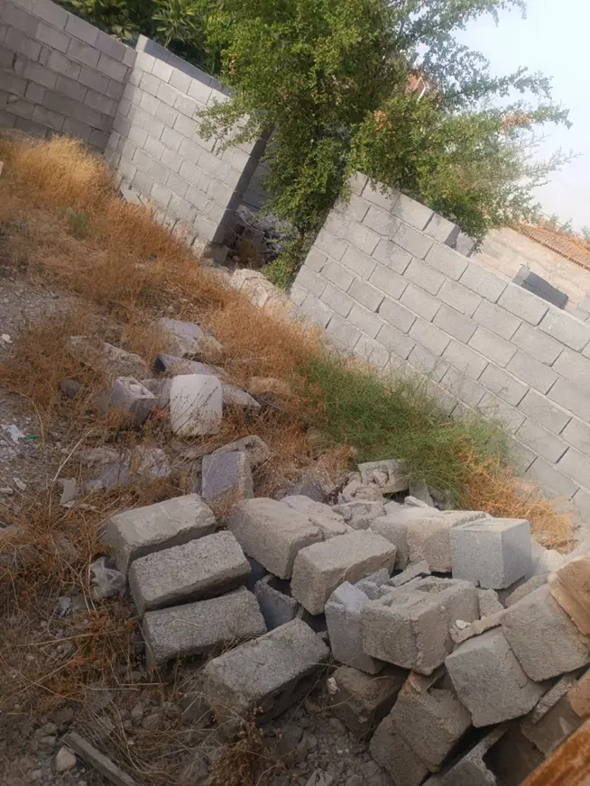 زمین پشته ایسین