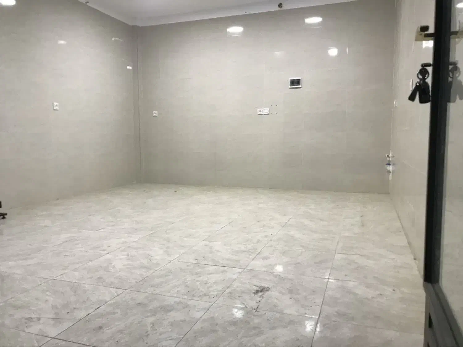 ۱۰۴متر سنددار دوطبقه با مغازه۳۵متری
