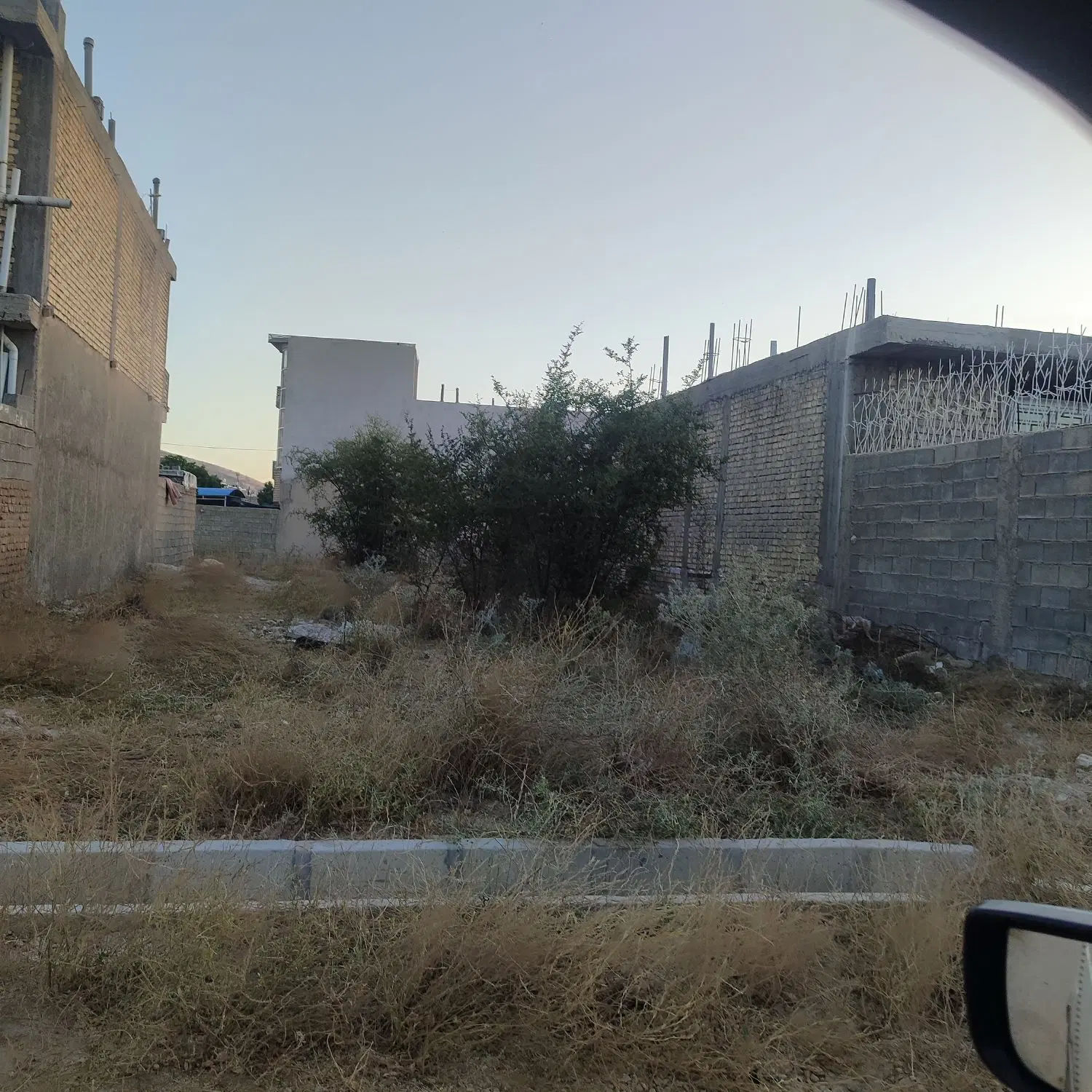زمین فروشی کوچنار