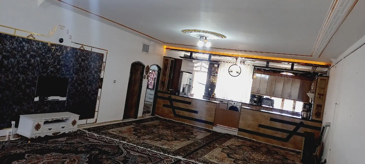 آپارتمان بزرگ ۲۰۰ متری وسط شهر