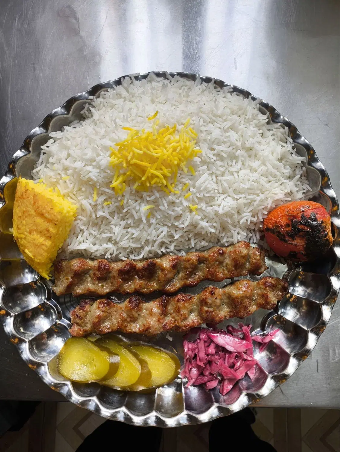 واگذاری قطعی و مباشرت کترینگ و رستوران