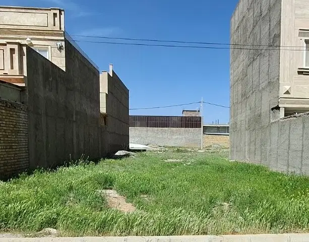 زمین مسکونی با بر ۱۰ متر