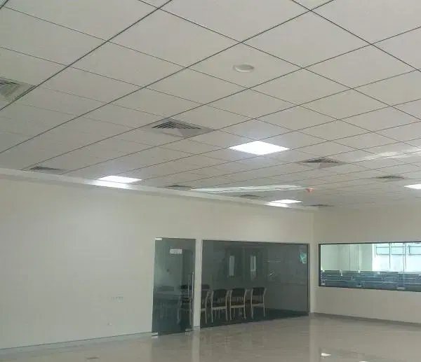 یک باب فروشگاه بزرگ