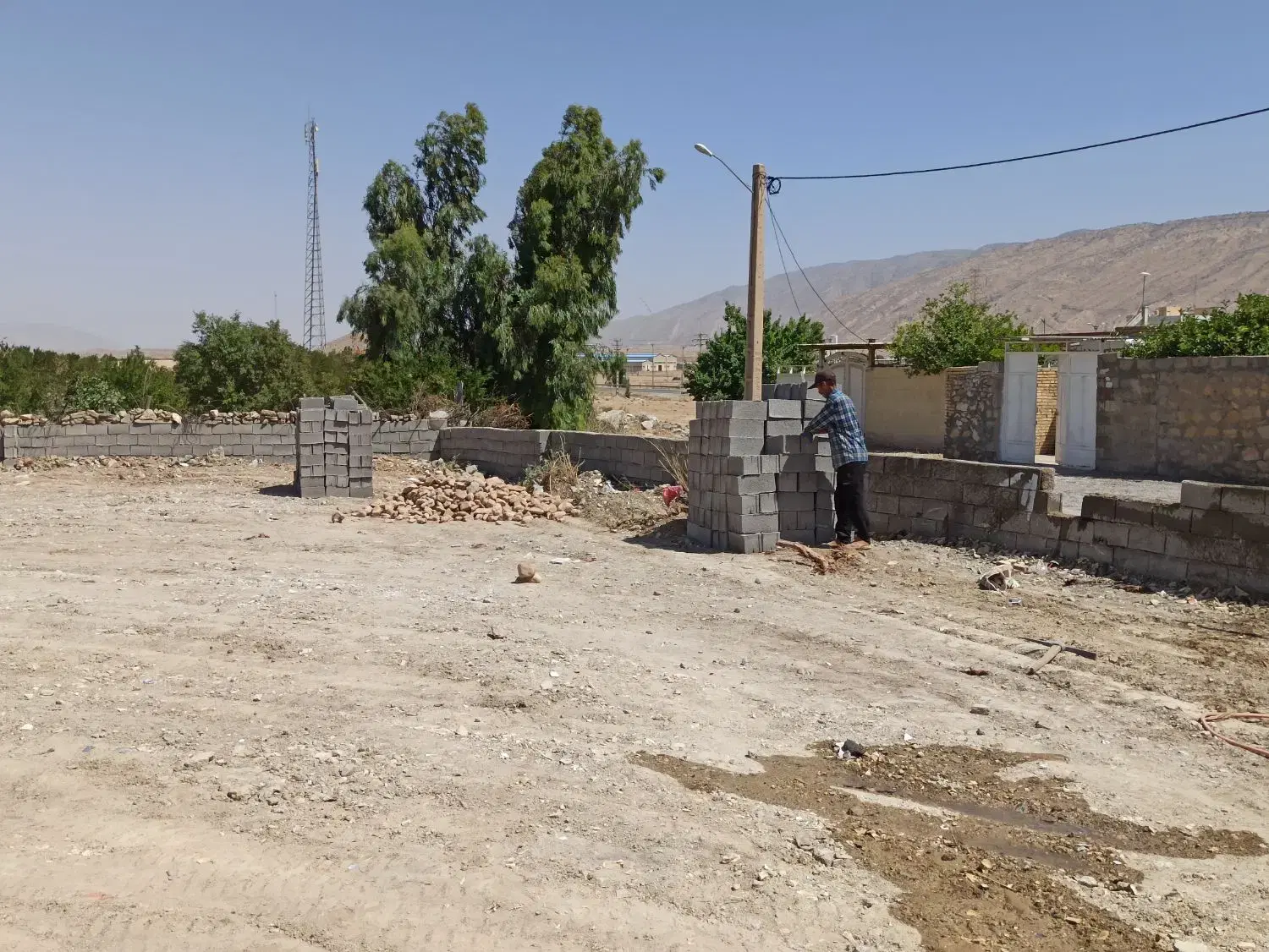 زمین در حریم شهری.