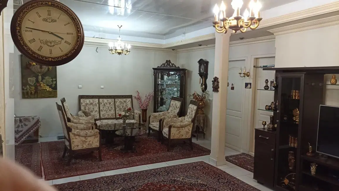 یک باب آپارتمان مسکونی