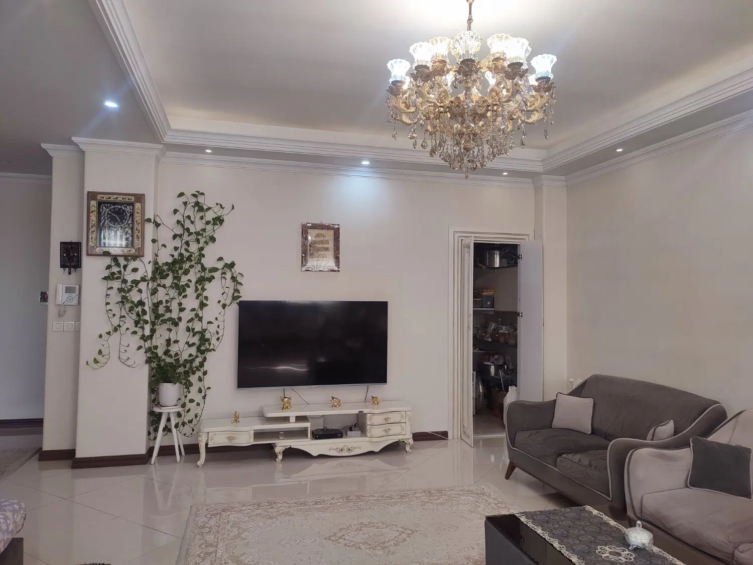 آپارتمان ۱۸۰ متر تک واحدی فول امکانات