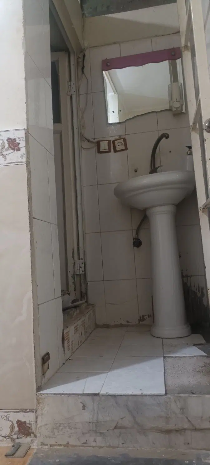 خانه 40متری خیابان درختی