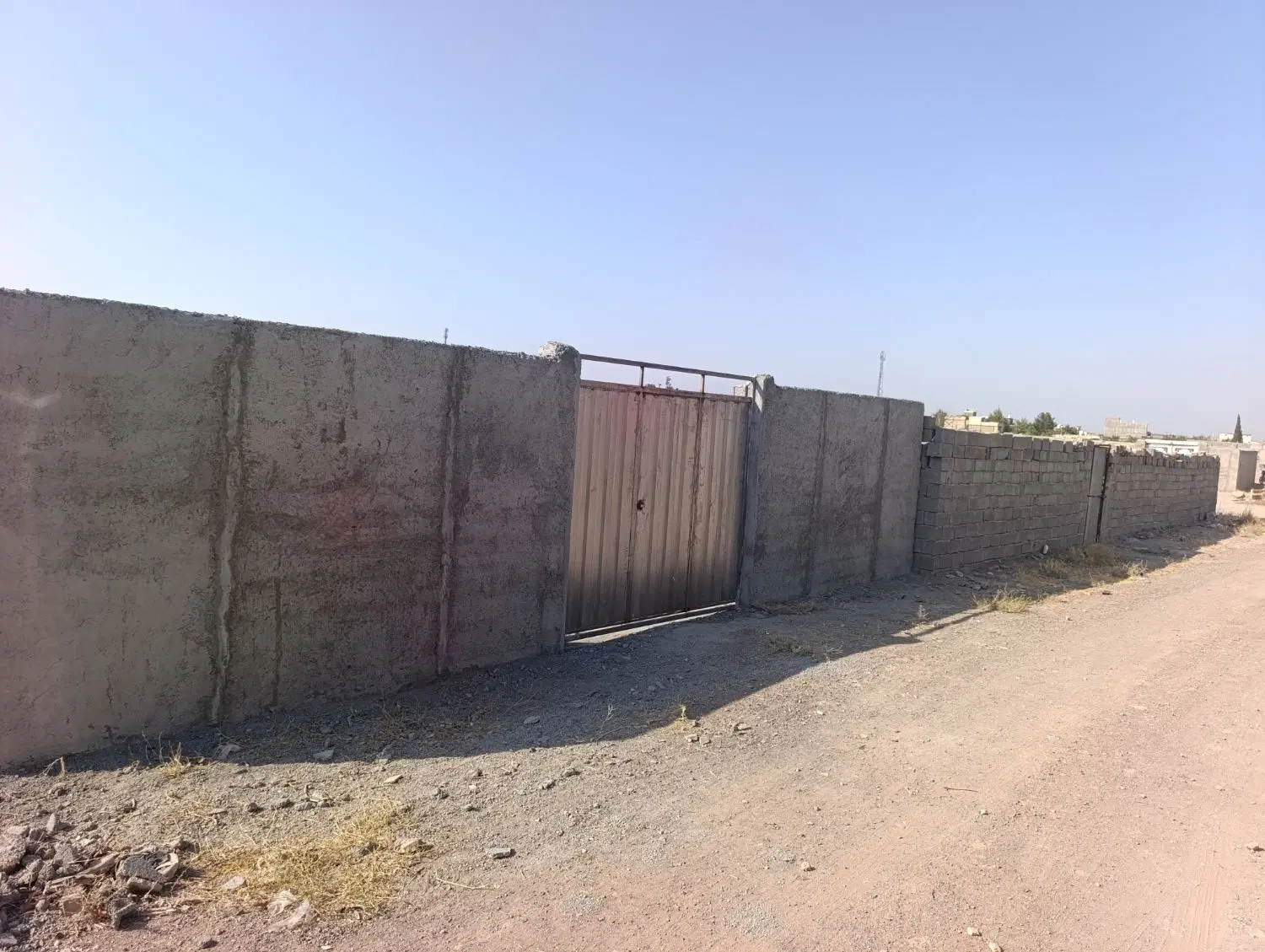 باغچه چهار دیواری شهریار فرارت