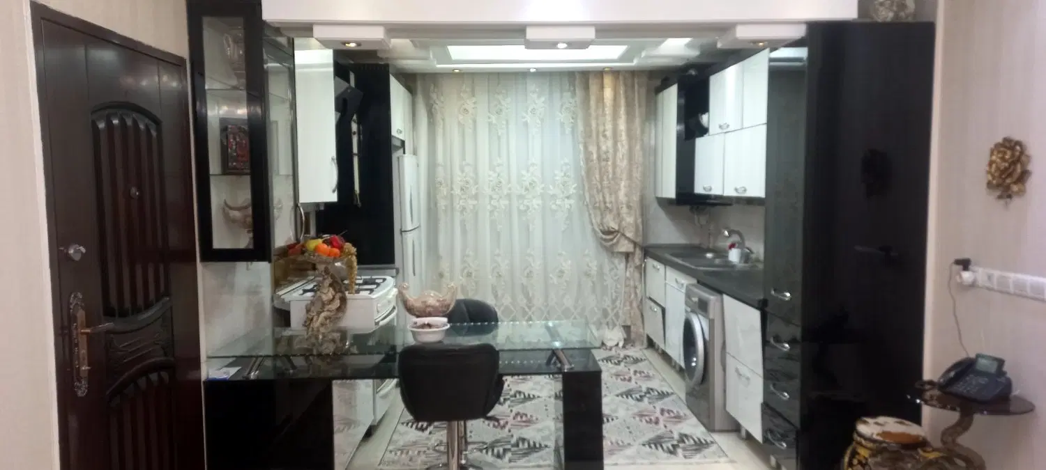 اپارتمان ۹۳ متری دو خوابه
