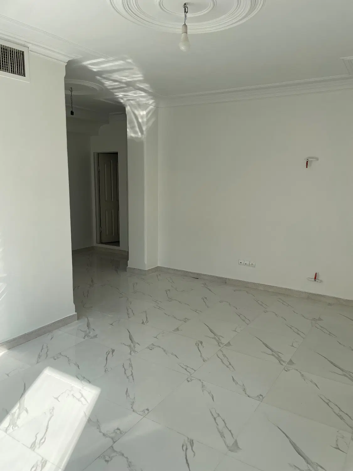مللک واقع در سعادت اباد