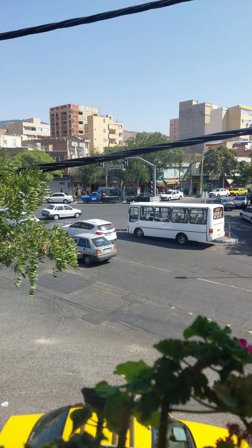 مغازه دو دهنه