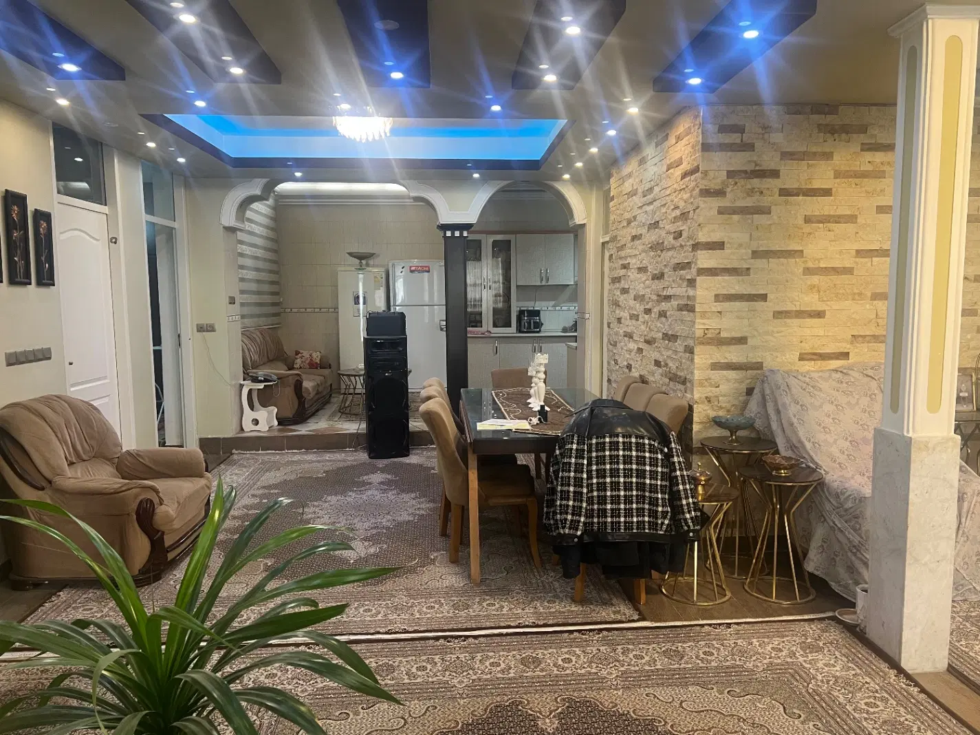 ساختمان در براعتی
