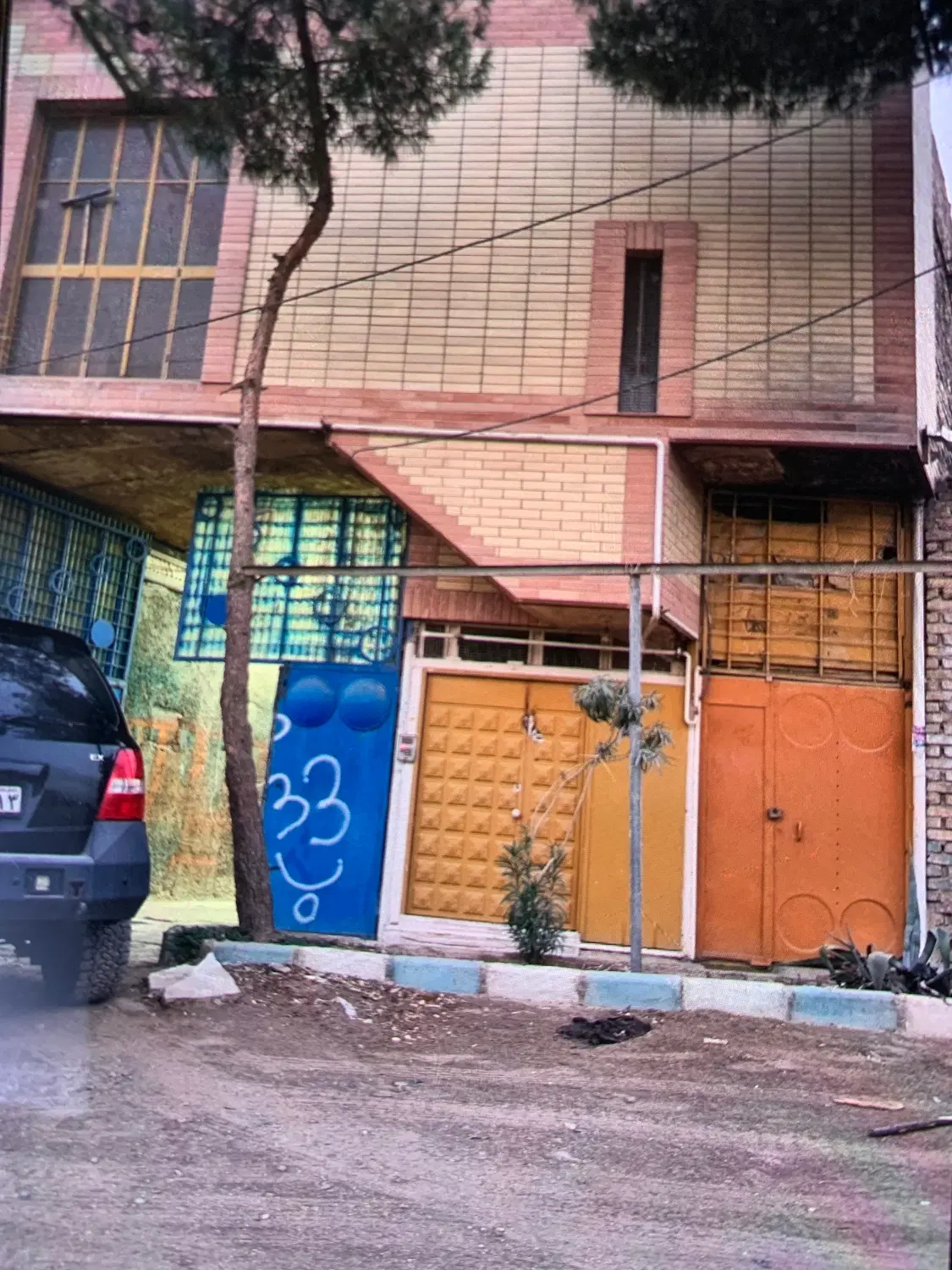 سه واحد اپارتمان اجاره‌ای کارگری
