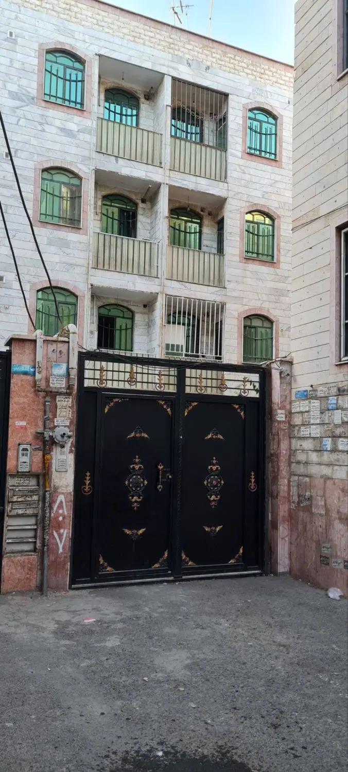 آپارتمان اندیشه ارغوان یکم