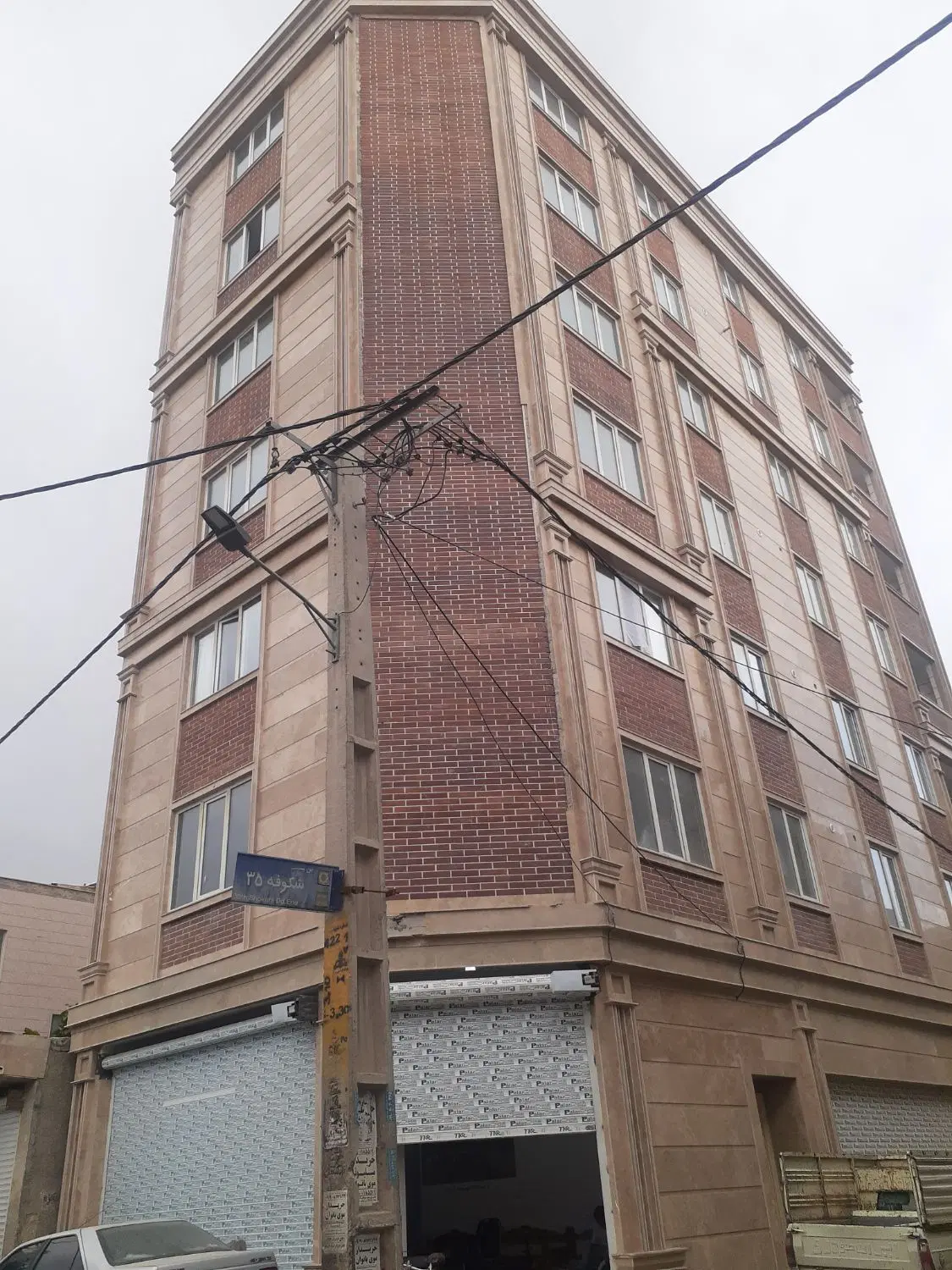 فروش ۱۴۷ متر آپارتمان تک واحدی خادم آباد
