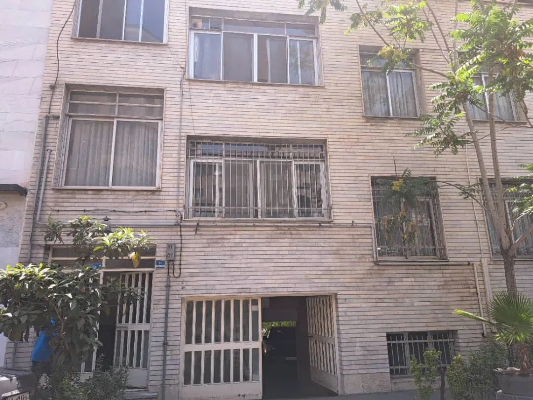اپارتمان سه خوابه