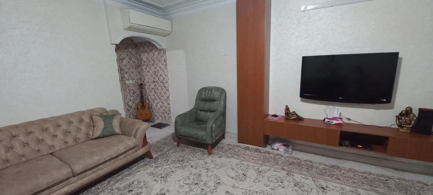 آپارتمان ۷۳ متری با پارکینگ و انباری