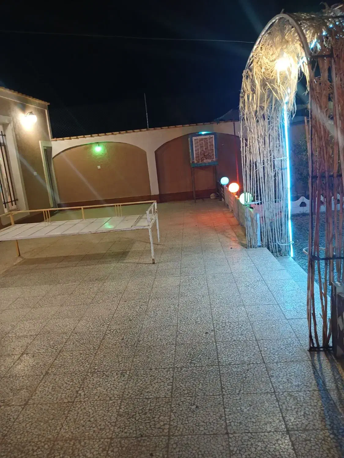 خونه باغ شیک وزیبا
