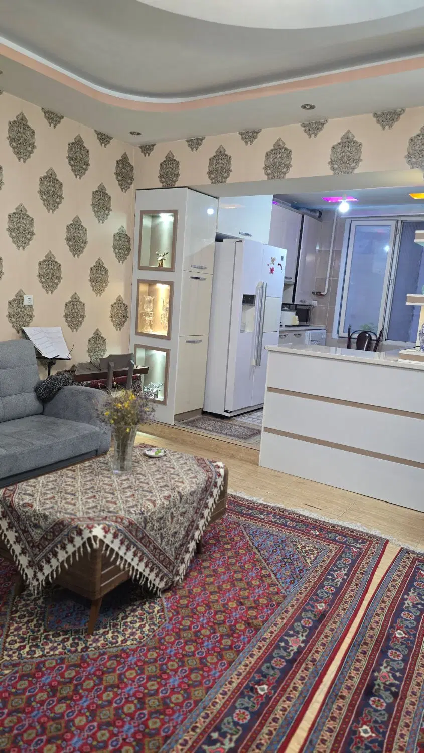 آپارتمان ۸۶ متری خیابان دانشکاه