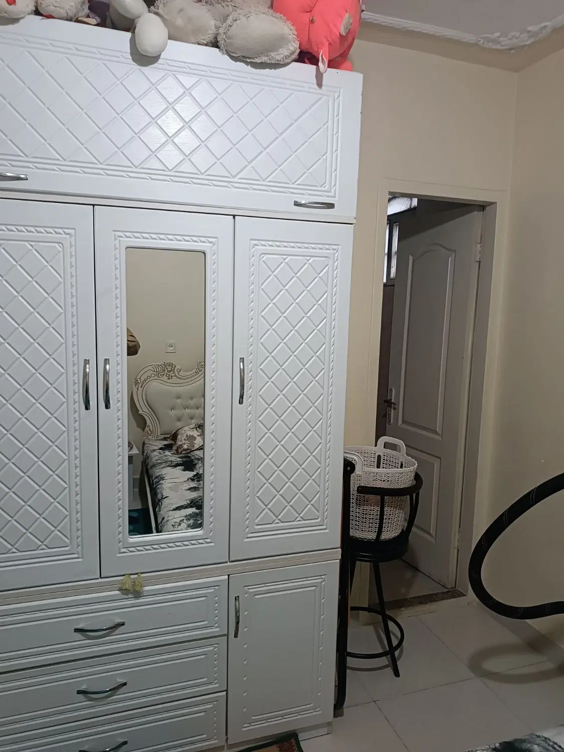 کلنگی ۲_۵ طبقه ۵۰ متر شمالی ابتدای بخت ازاد