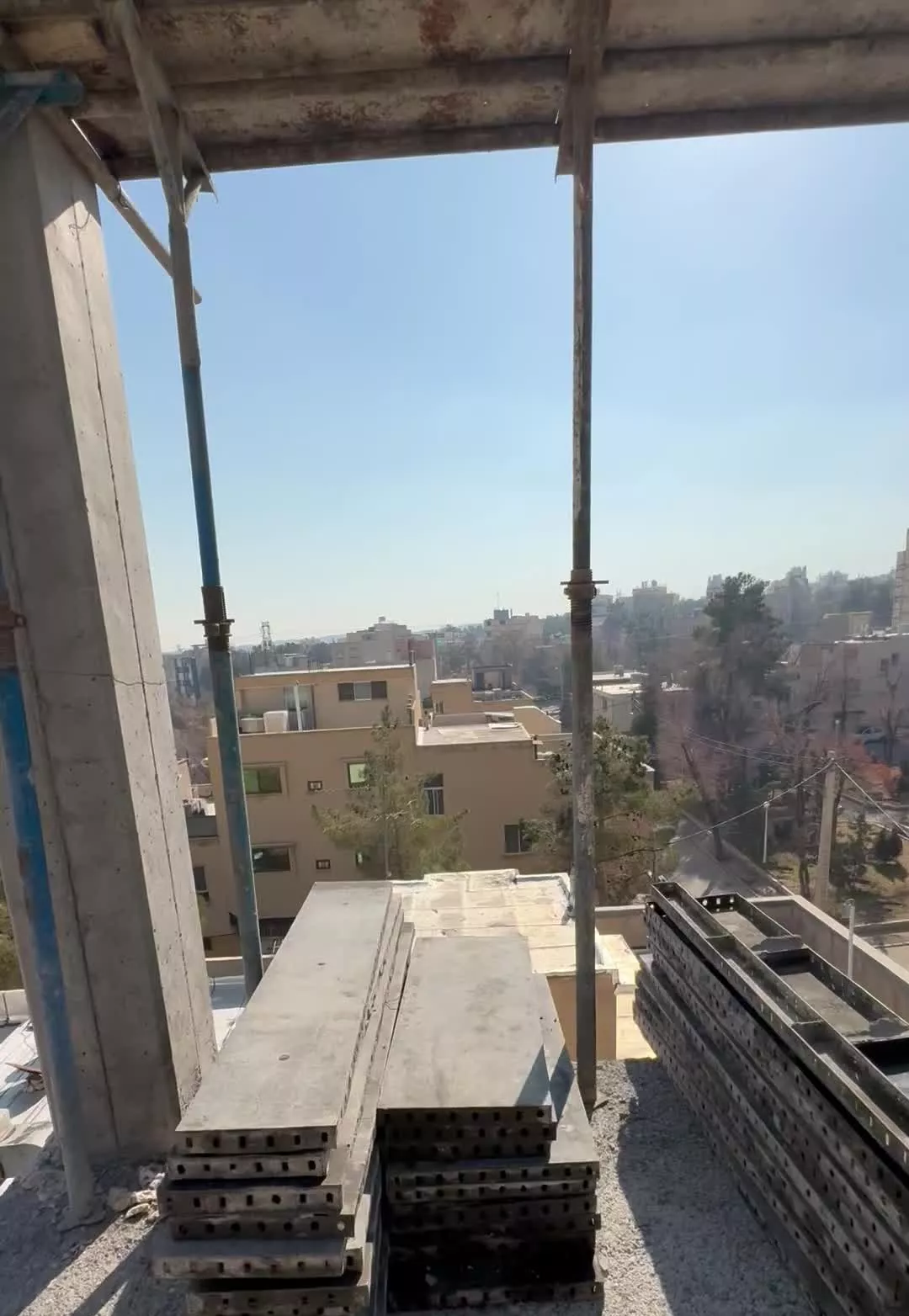 ۱۰۰ متری تک واحدی سه بر نور