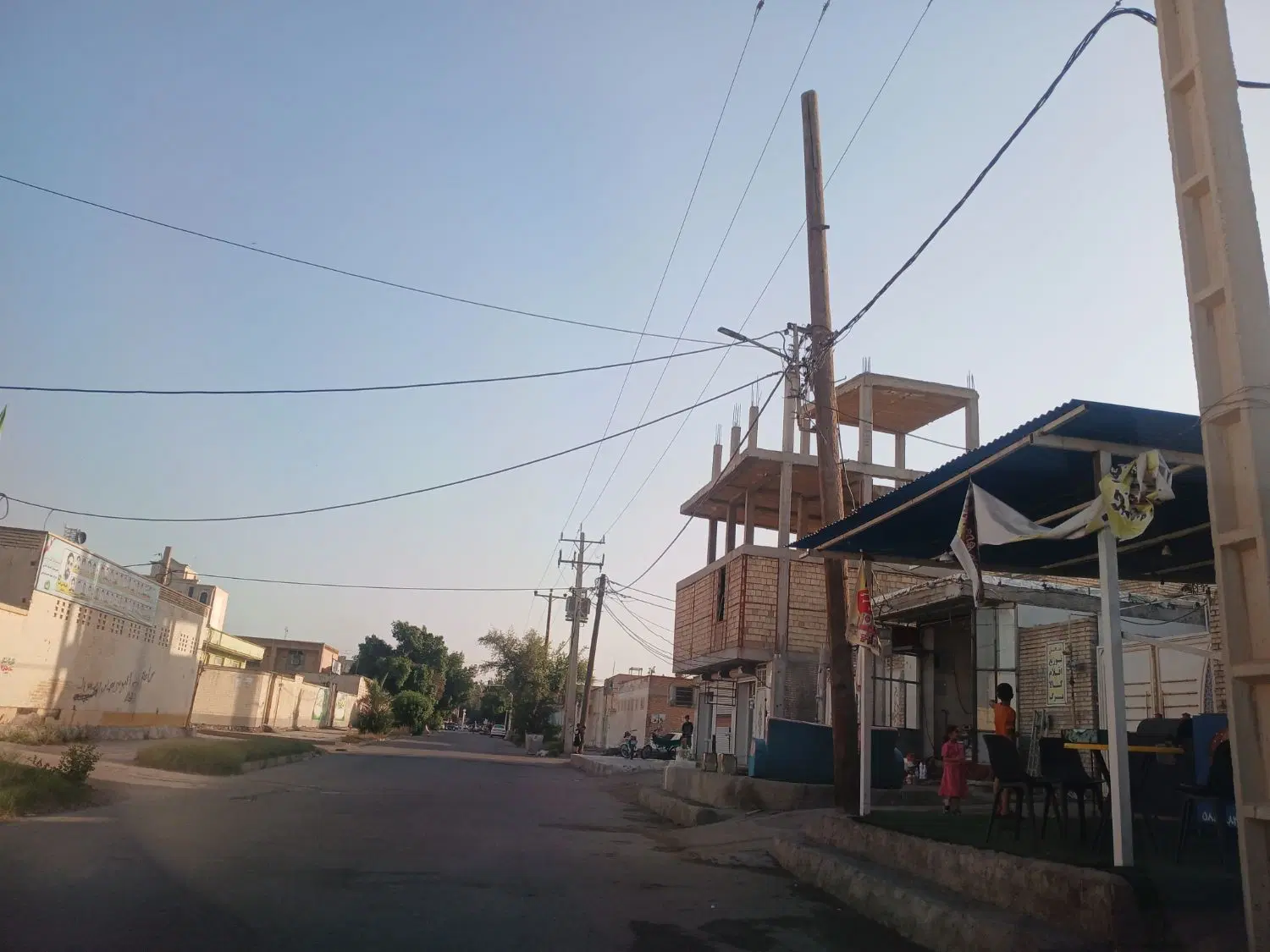 زمین خ معلم بعدازچراغ قرمز نبش بساتینی