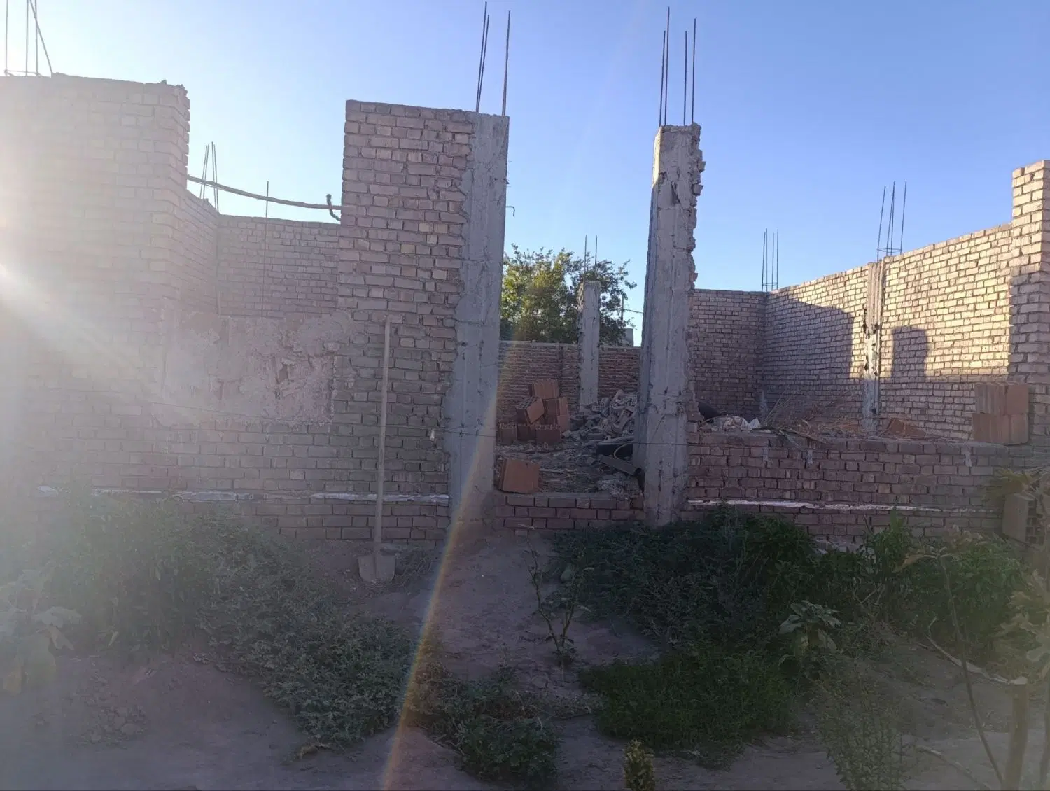 منزل نیم ساز شناژی ده قصب کریم آباد علیا