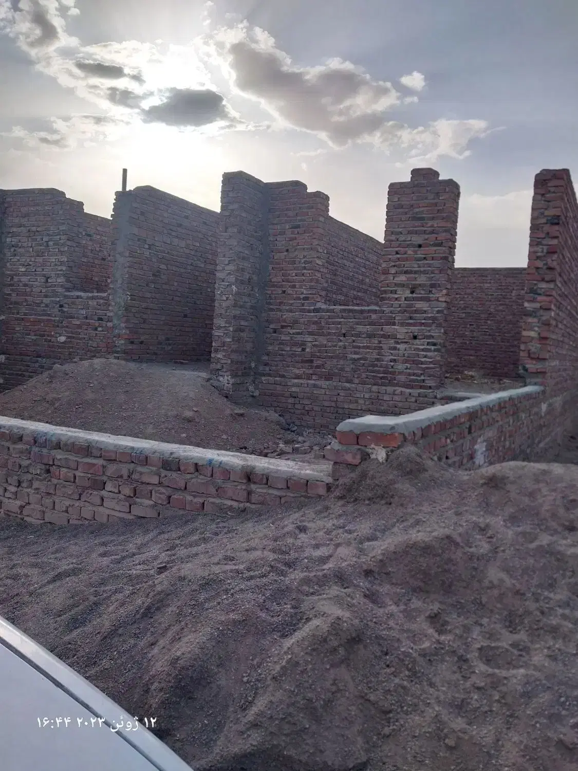 منزل نیمه کاره