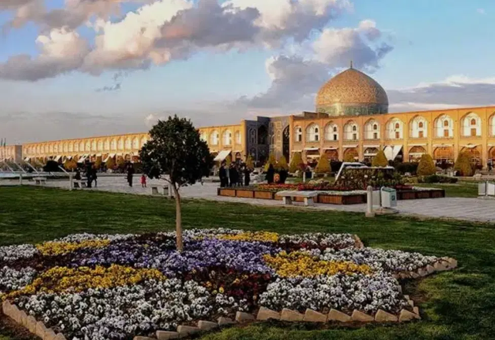 فروش مغازه تجاری بازار (میدان نقش جهان)