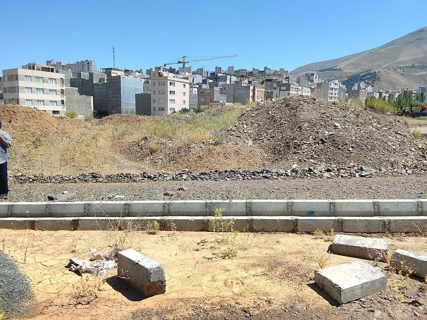 زمین ۲۰۰ متری جنوبی فاز۲ شهرک وحدت