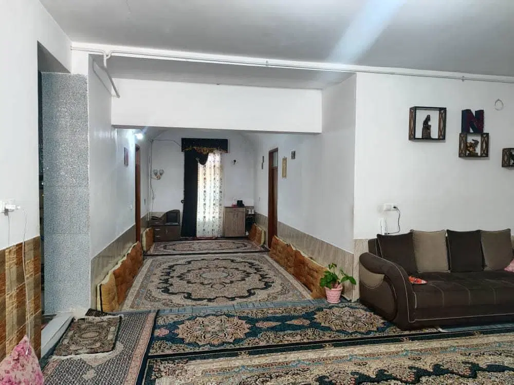 منزل ویلایی دوبر خیاط 270 متری شهرک شهید دستغیب