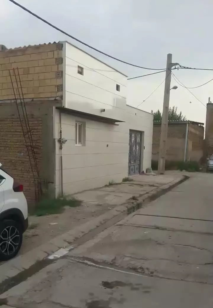 حیاط مسکونی نوساز۲۵۰متری باسند۶دانگ الوارسفلی