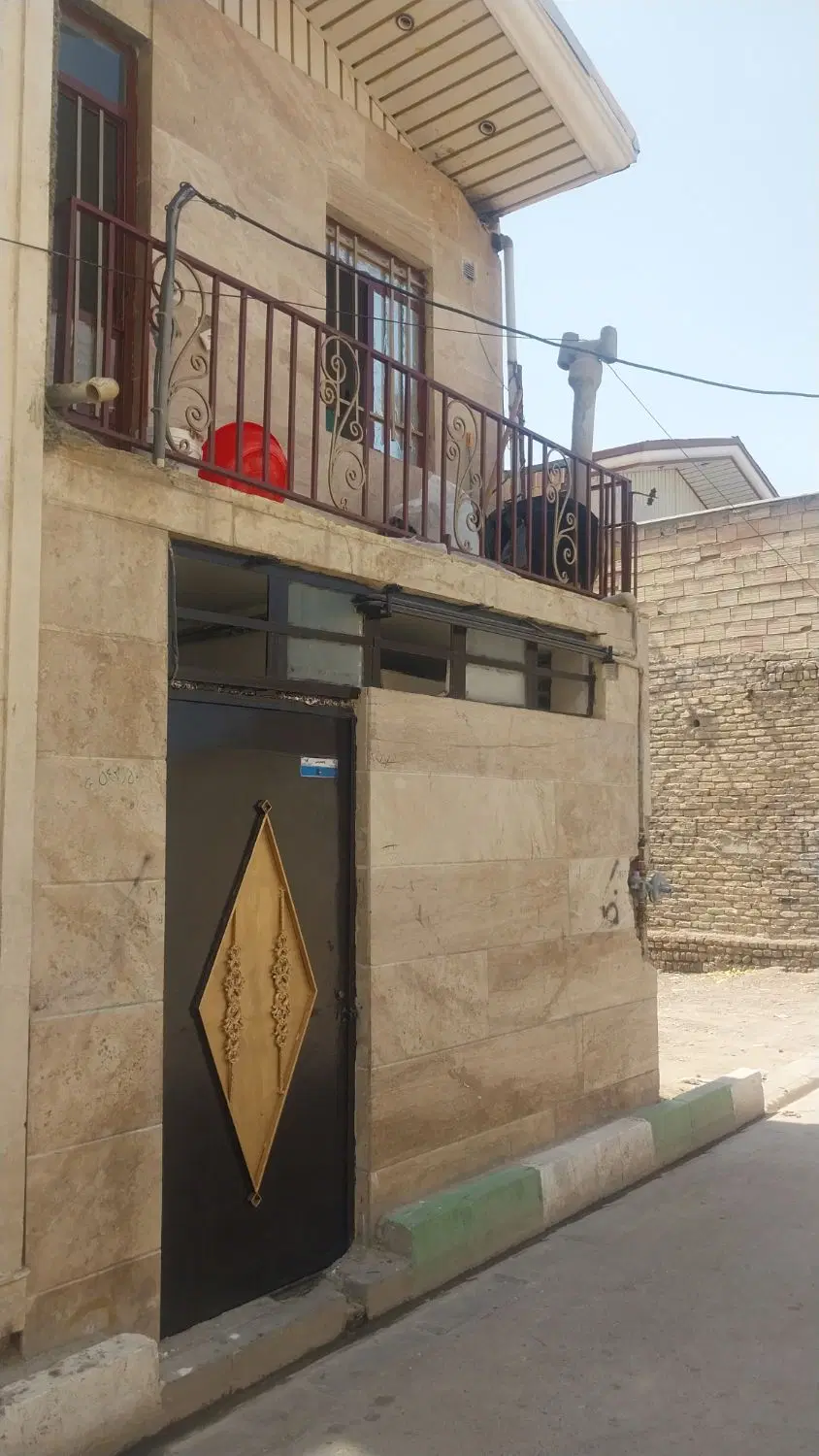 فروش یک باب خانه مسکونی درقاسم اباد بزرگ