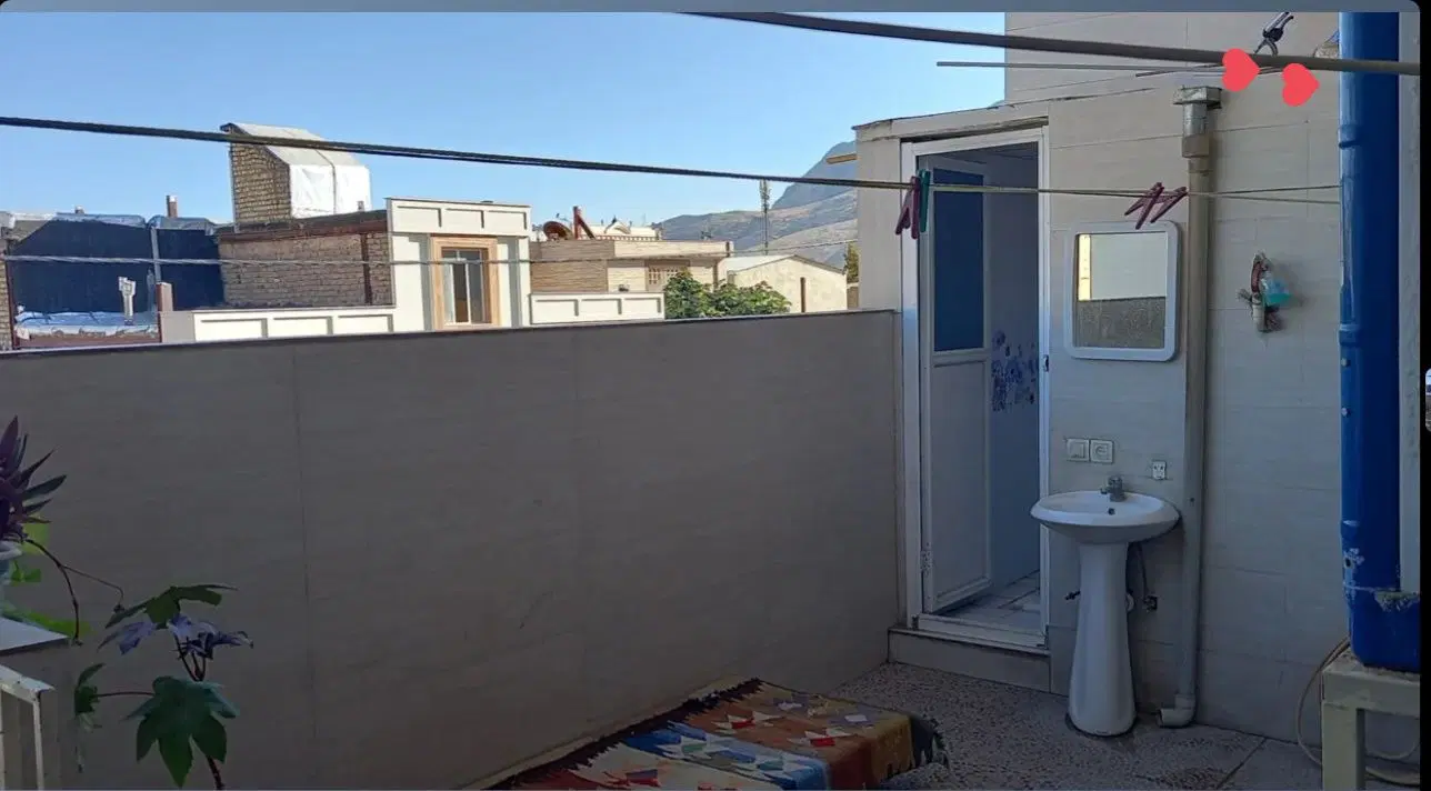 طبقه بالا دره گرم بسیار تمیز