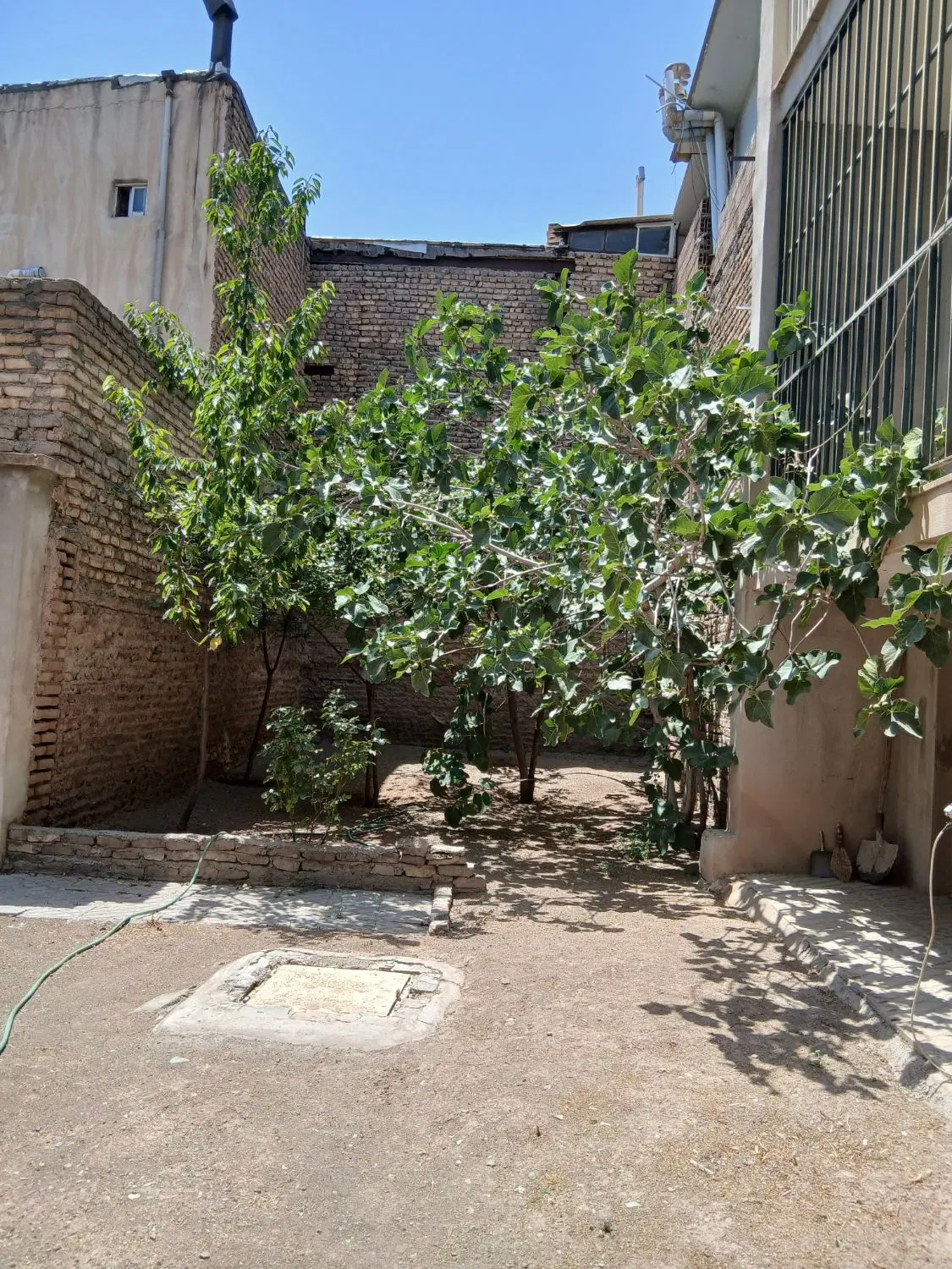 یک واحد آپارتمان ۷۴ متری