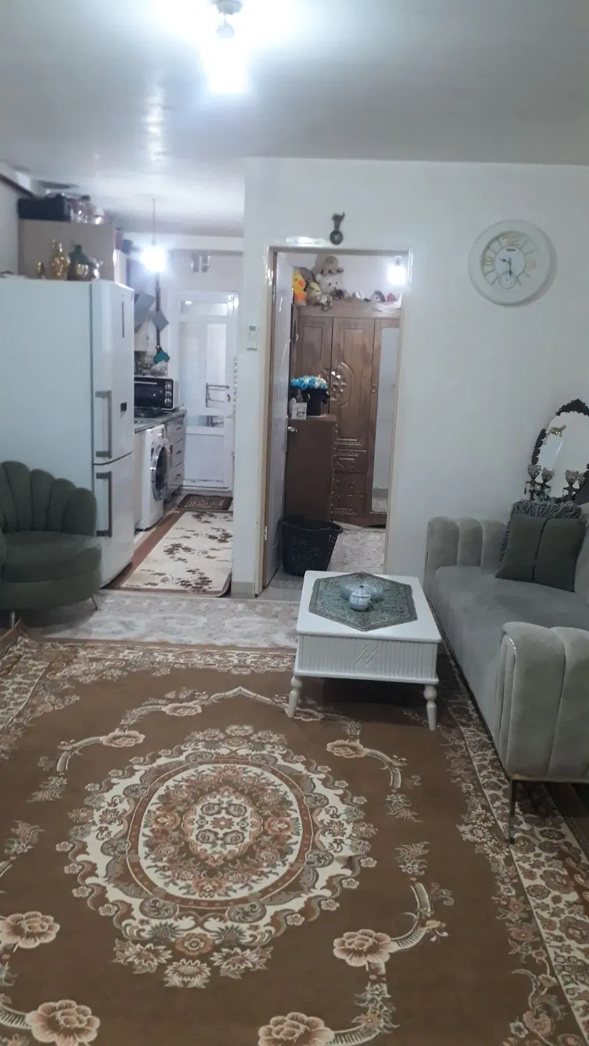 خانه و مغازه باهم