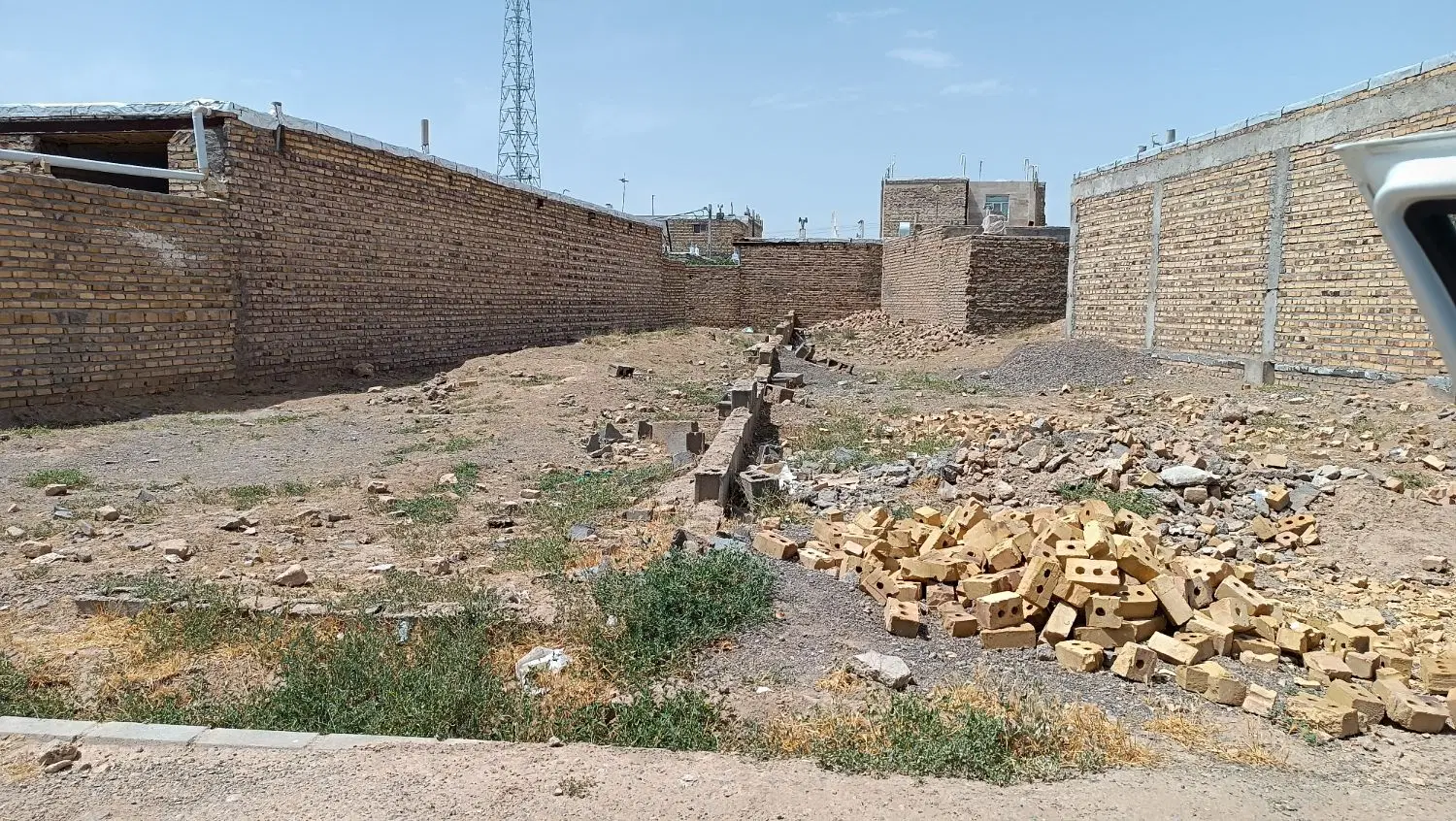 زمین فروش بصورت نیم قطعه در فرمان آباد