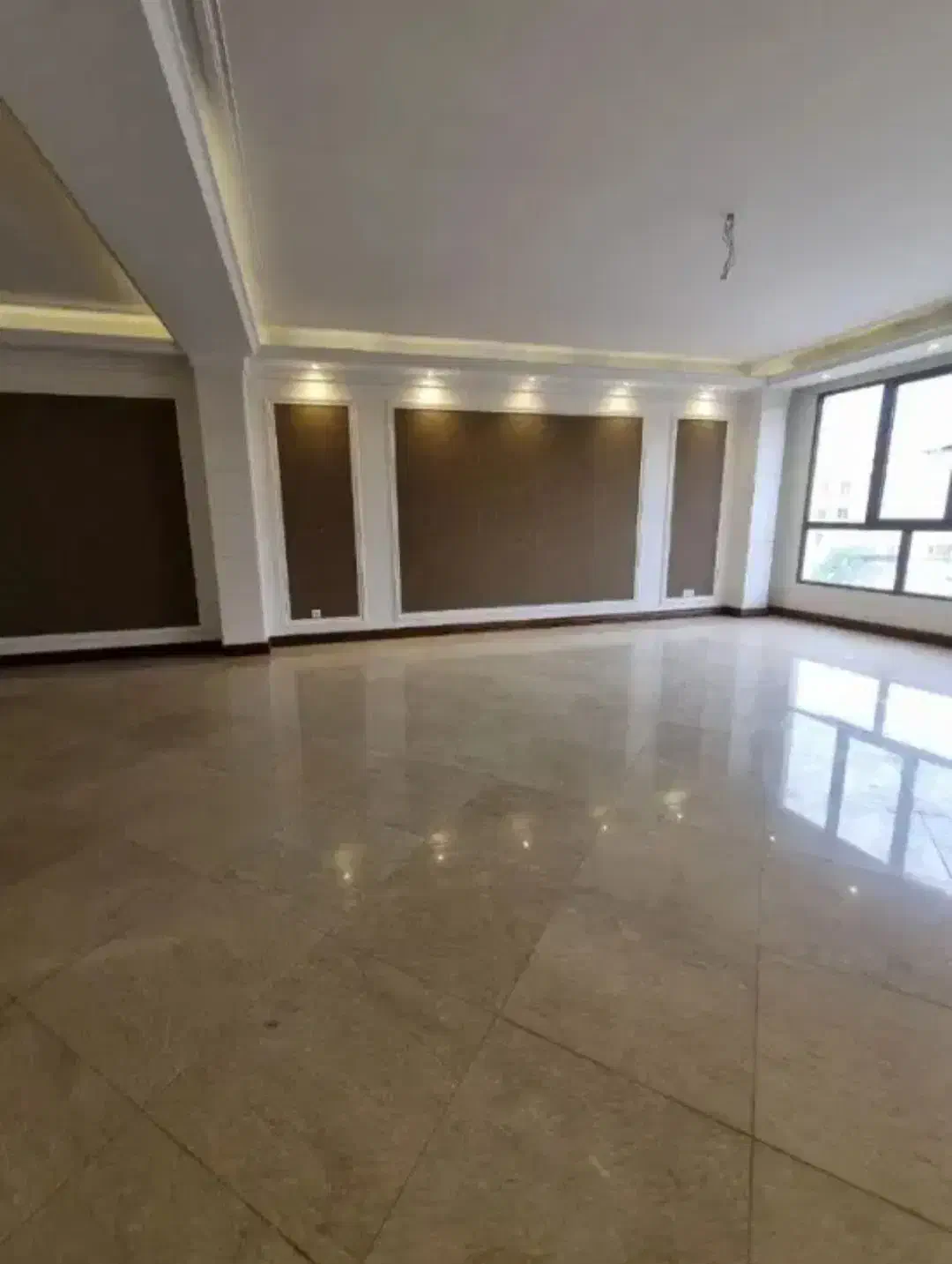 ۱۲۰ متری تاپ لوکیشن زیر قیمت کارشناسی