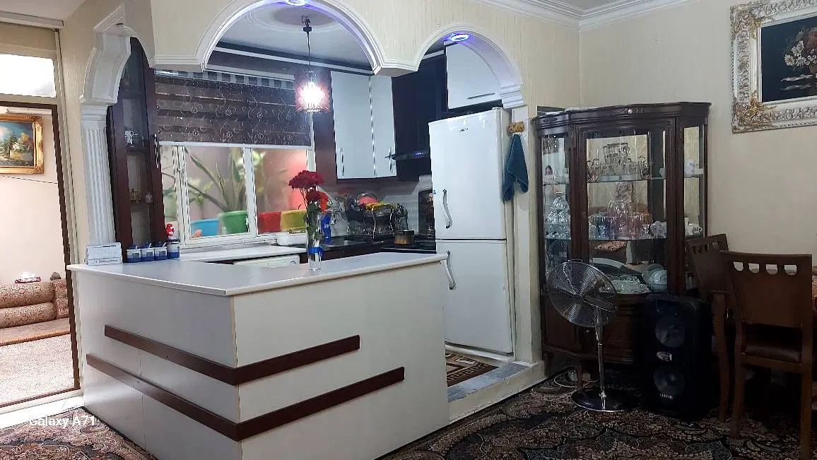 ۶۰ متر ۱۸۲ شرقی