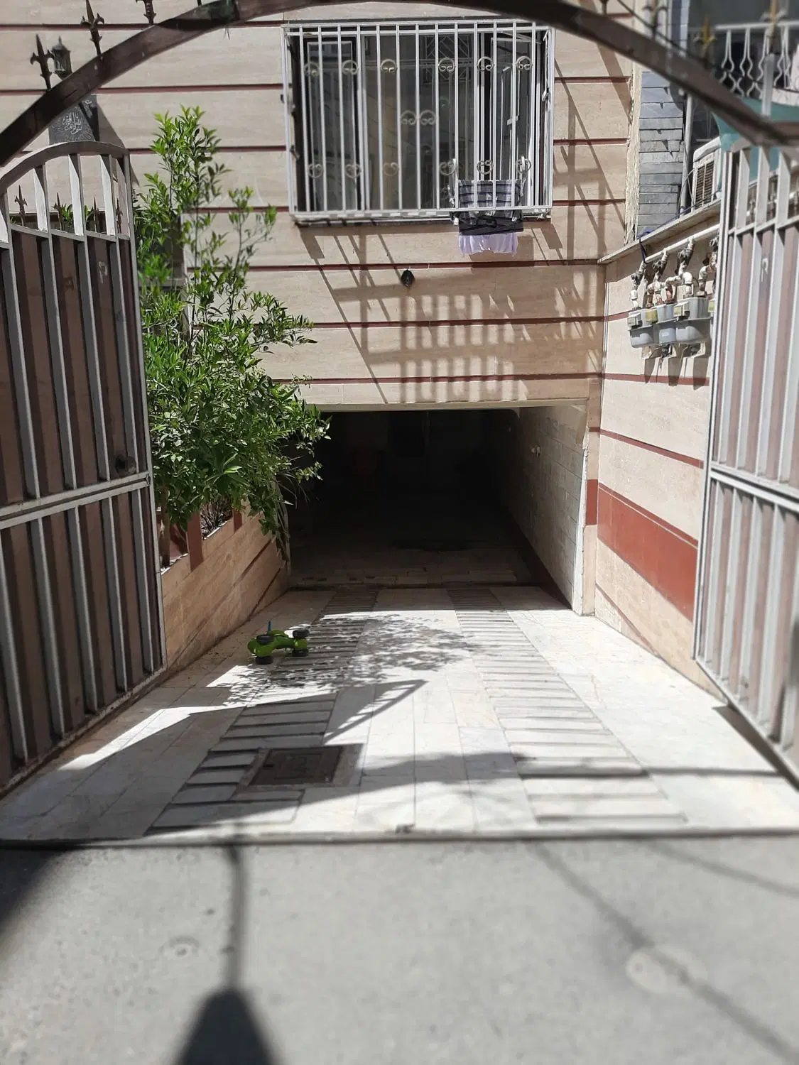 اجاره پارکینگ ماشین  بازرگان