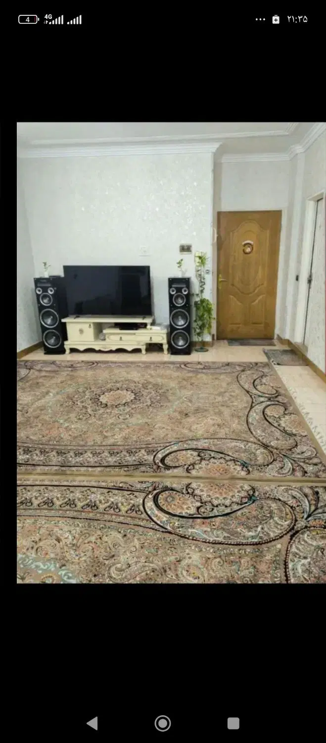 خونه تمیز دوخوابه پارکینگ داره