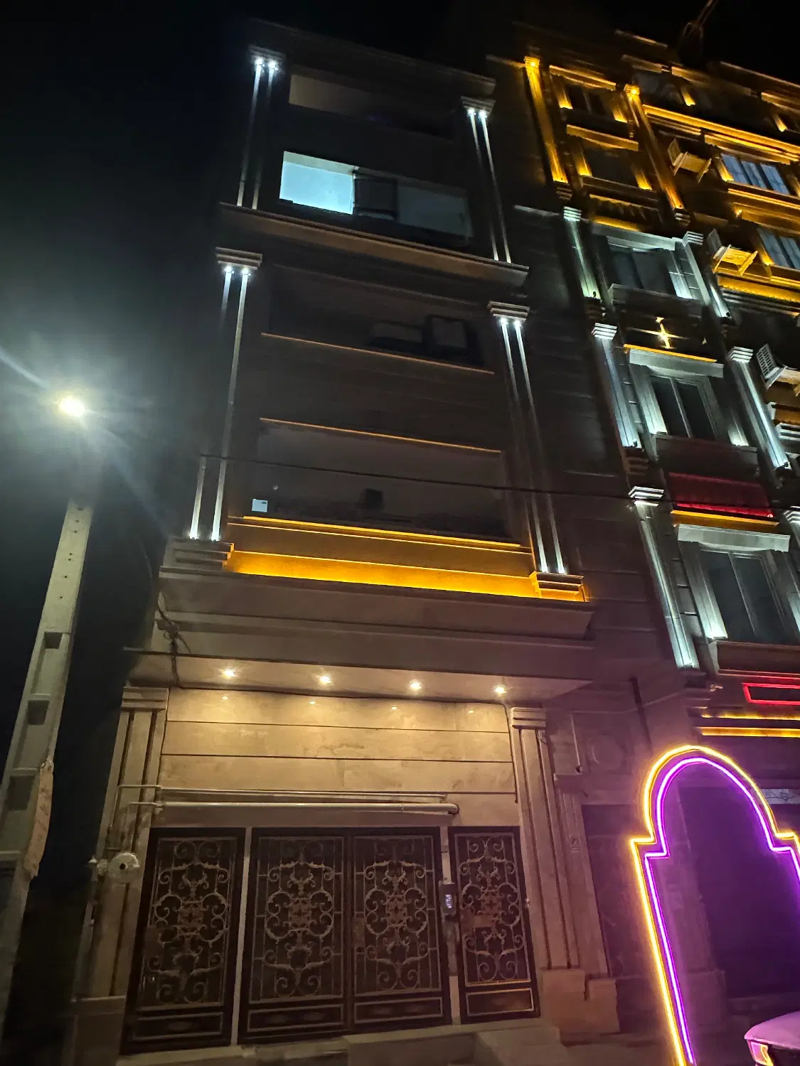 اپارتمان ۱۳۵ متر دو خواب نصیرشهر