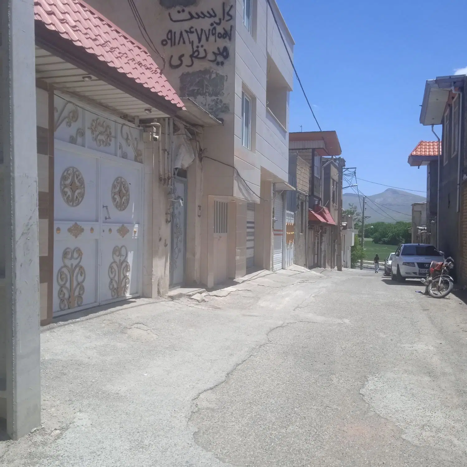 هرسین.خانه دوطبقه.توته بسی