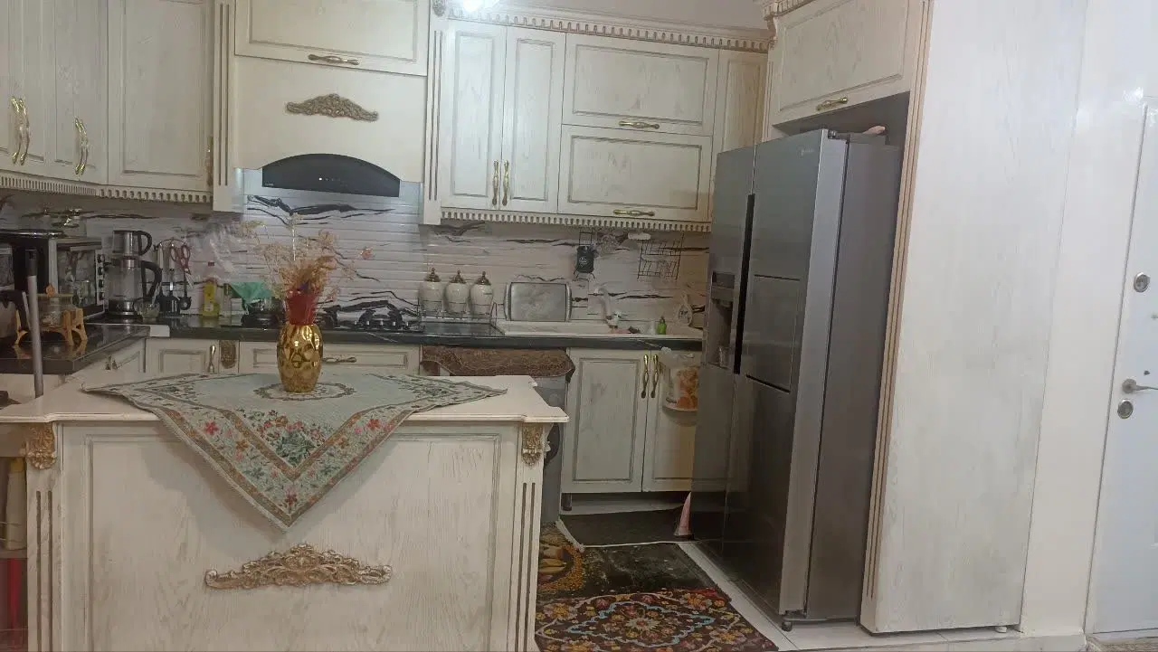 اپارتمان دو خواب طبقه اول