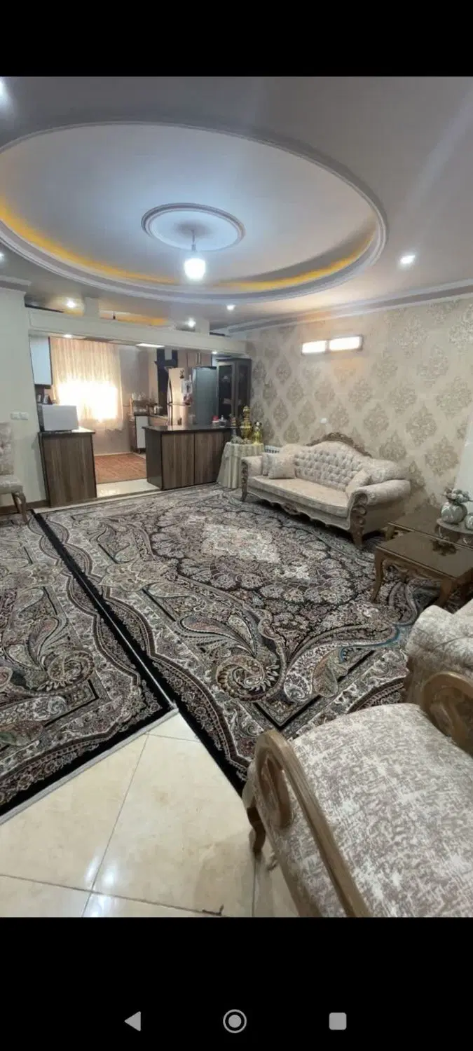 ۸۴ متری،دوخواب،نورگیر،پارکینگ سنددار