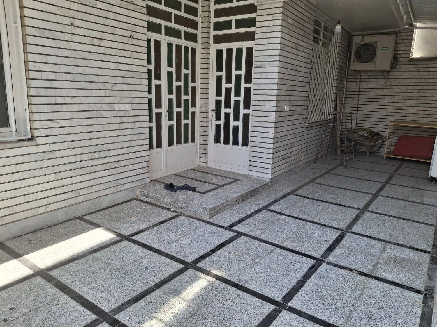 فروش واحد تجاری مسکون طبقه همکف