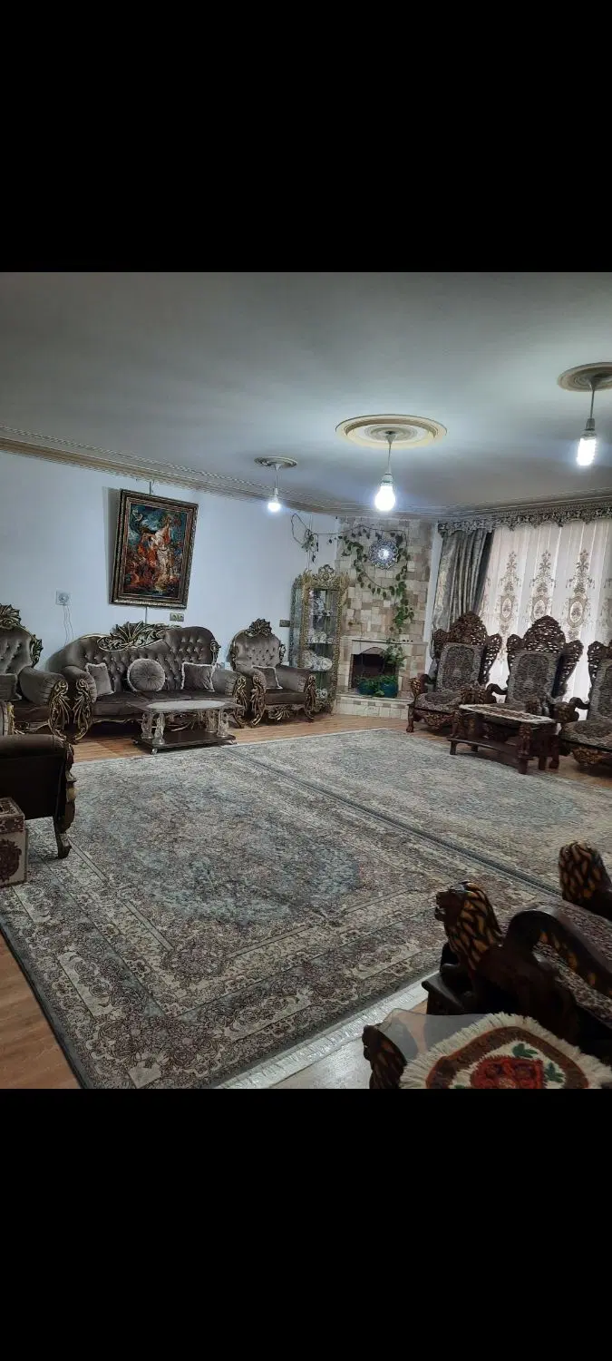 یک واحد آپارتمان ۱۶۰ متری