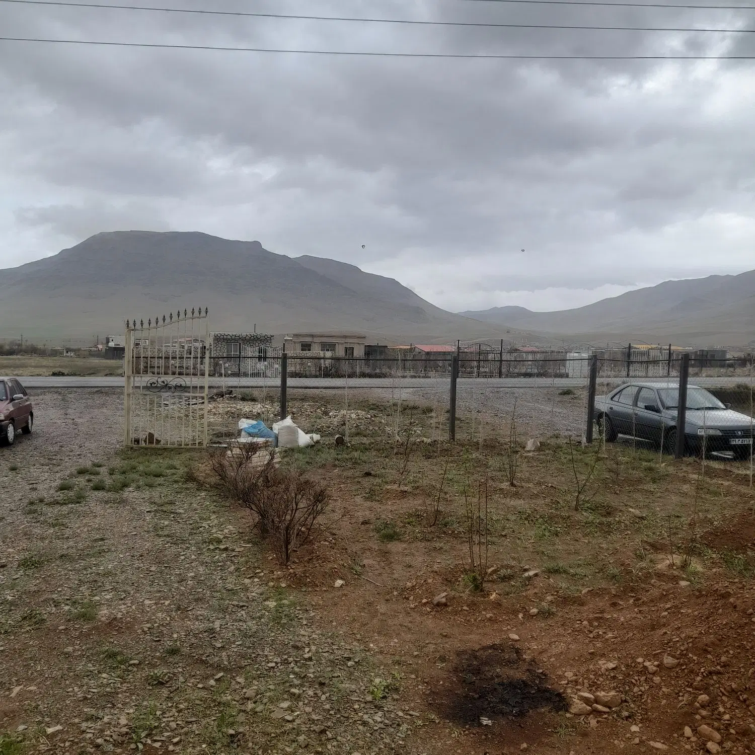 زمین بان گلشن اباد