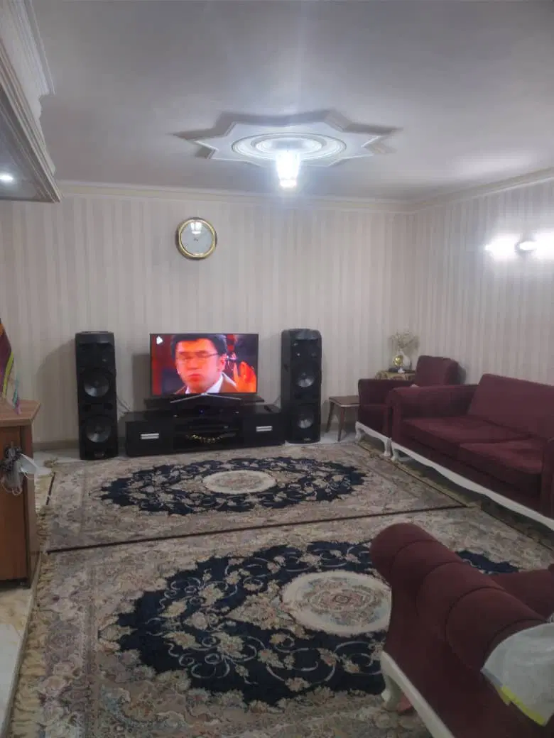 ۸۵ متر اپارتمان قدرالسهم دار خیابان مهرنامی